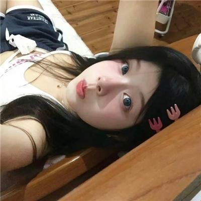 彩虹艳女